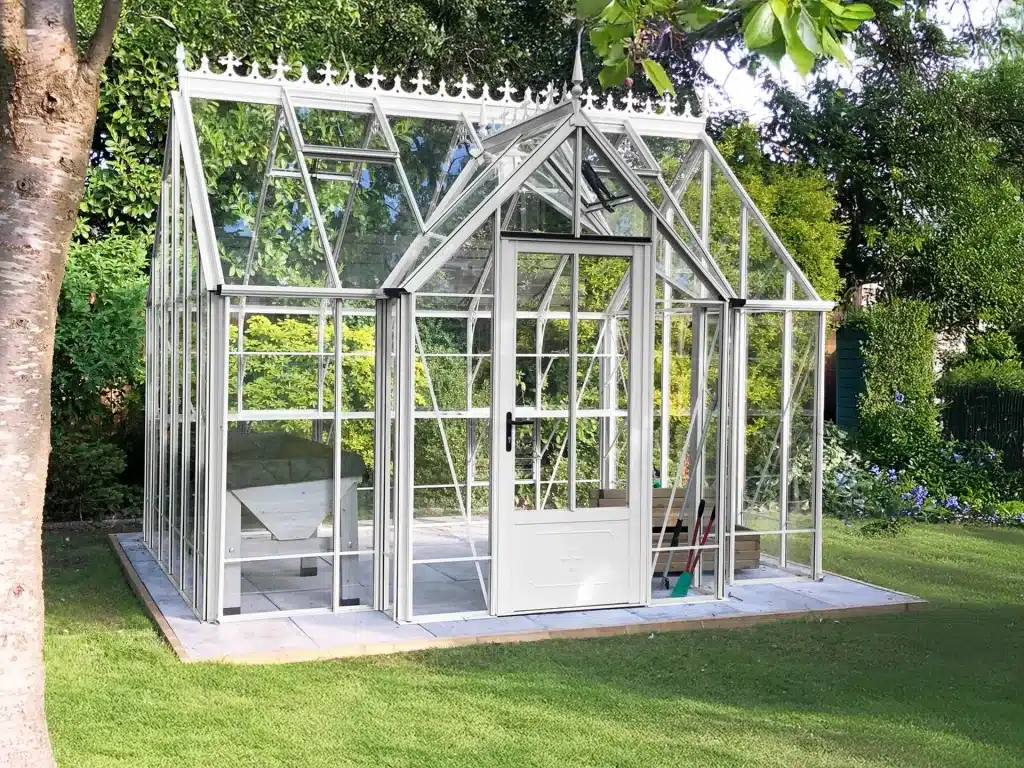 Kasvihuoneet suoraan toimittajalta